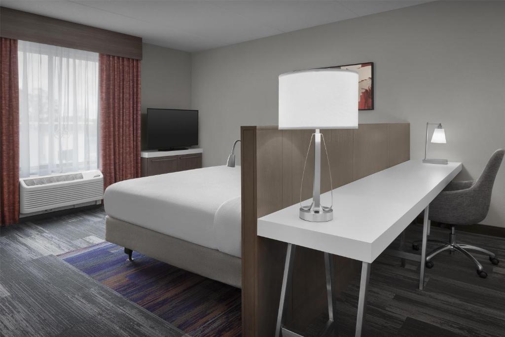 Hilton Garden Inn Charlotte Waverly photo