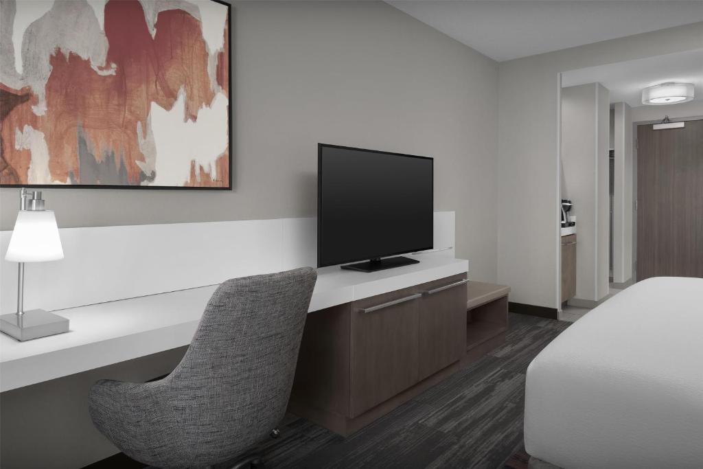 Hilton Garden Inn Charlotte Waverly photo