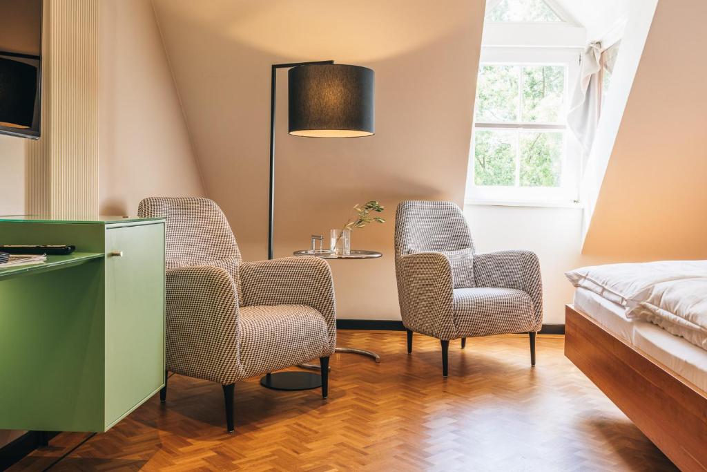 Consulat des Weins - Habitación Doble Pequeña Con Techo Inclinado.