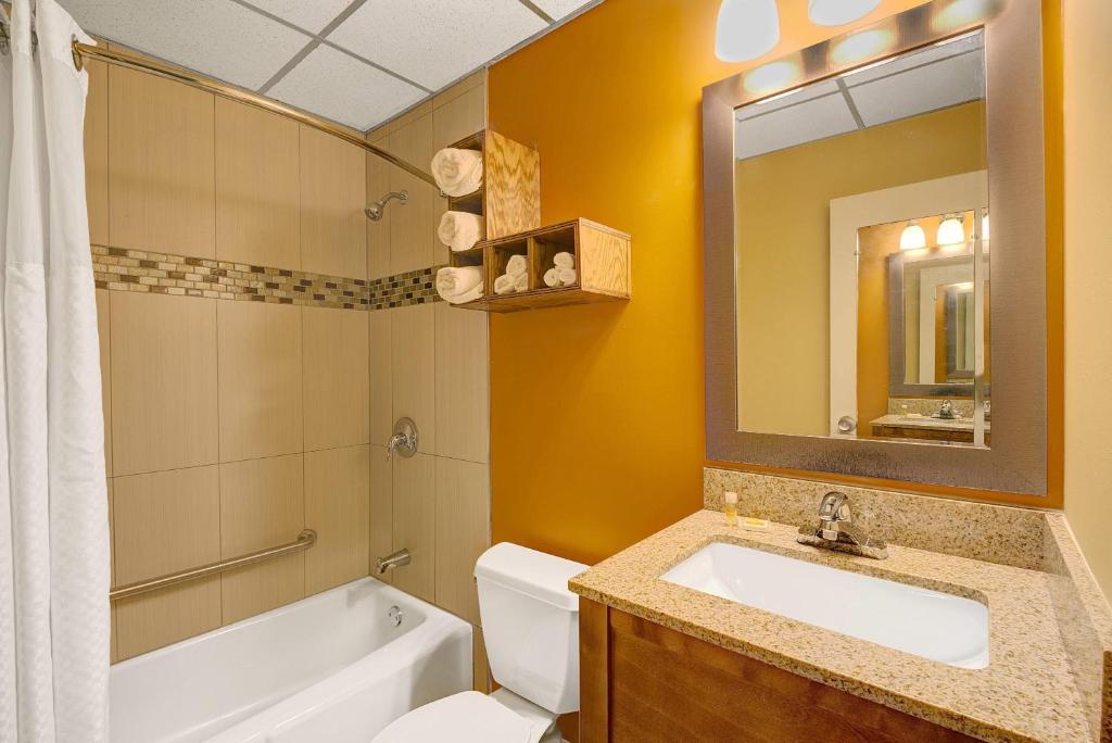 Days Inn by Wyndham Southington photo