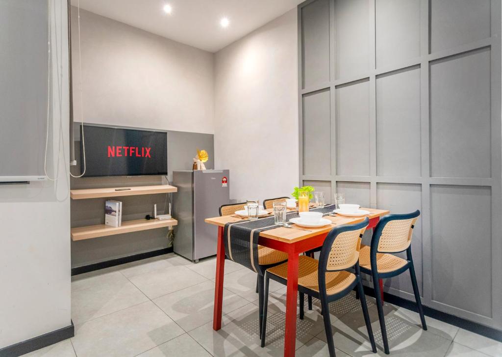 تصویر اتاق‌های مجتمع اقامتی Neu Suites Ampang در نزدیکی ایستگاه LRT Jelatek - تصویر ۲