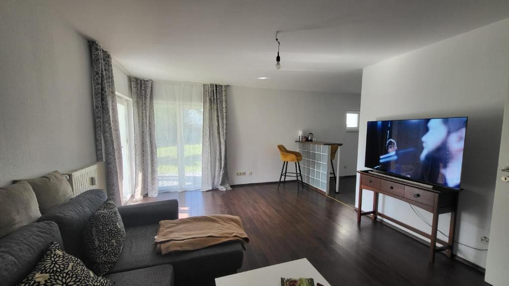 Μια τηλεόραση ή/και κέντρο ψυχαγωγίας στο Deluxe Wohnung Waldbröl