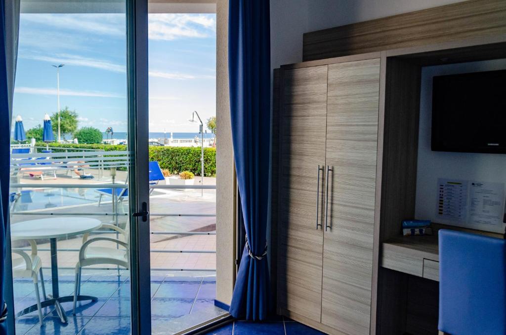 Astro Suite Hotel - 2