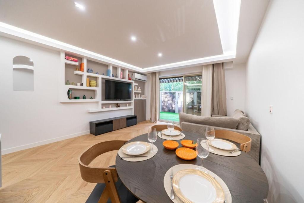 Cozystay 1807 - peaceful 3-bedroom heart of Cannes