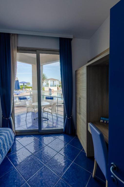 Astro Suite Hotel - 7