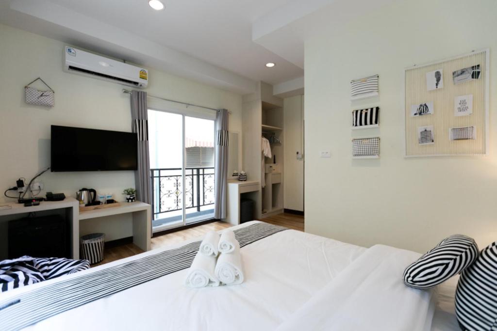Bangkok River Loka Hotel - Superior King With Balcony