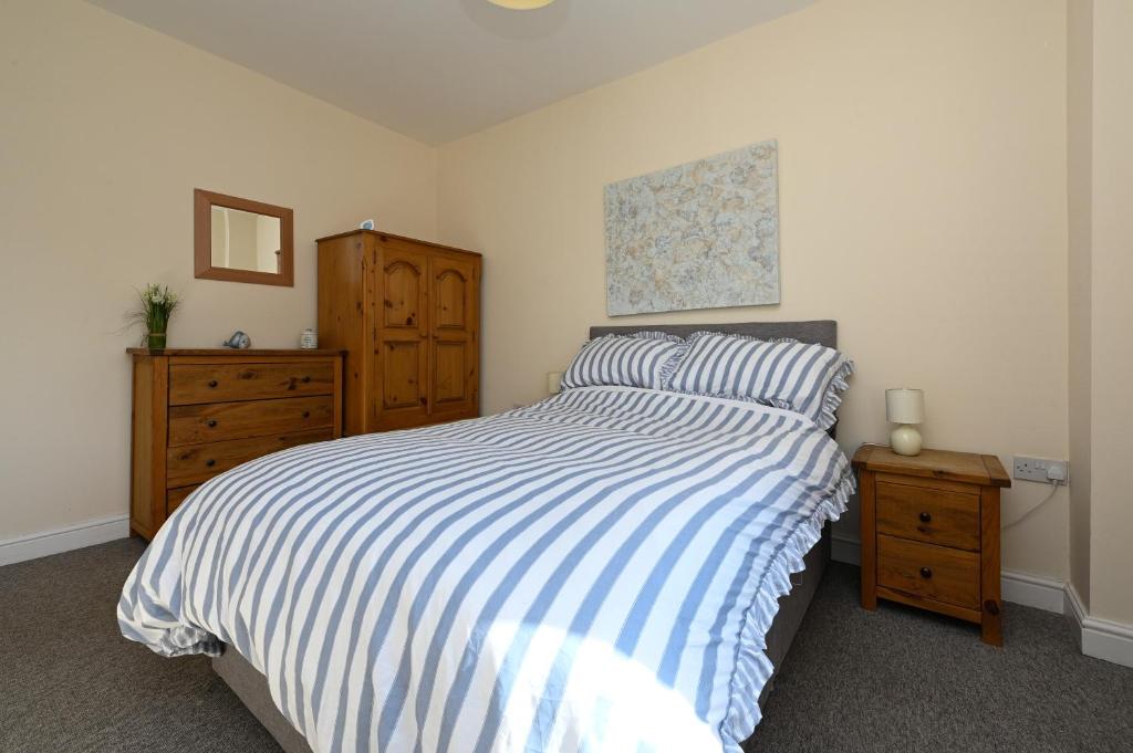 Katil atau katil-katil dalam bilik di Hunstanton Holidays Flat 2 with sea view