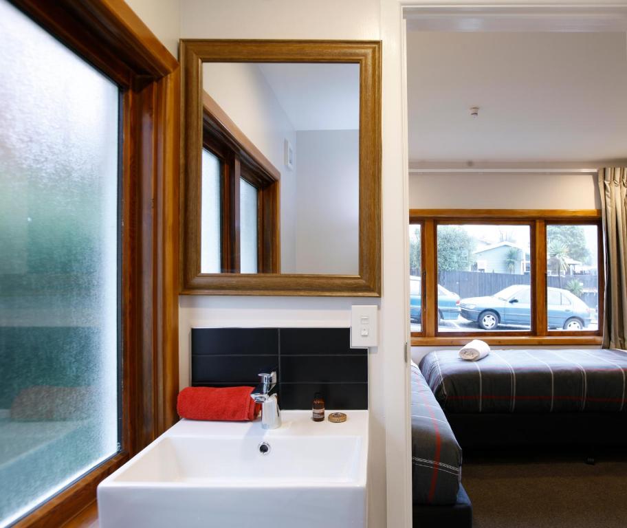 Pinewood Queenstown - Resim 44