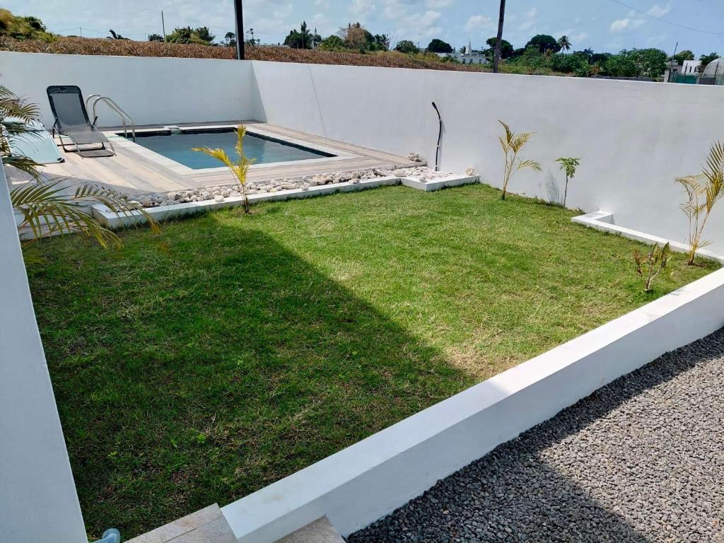 Sundlaugin á Arc En Ciel Apartments eða í nágrenninu