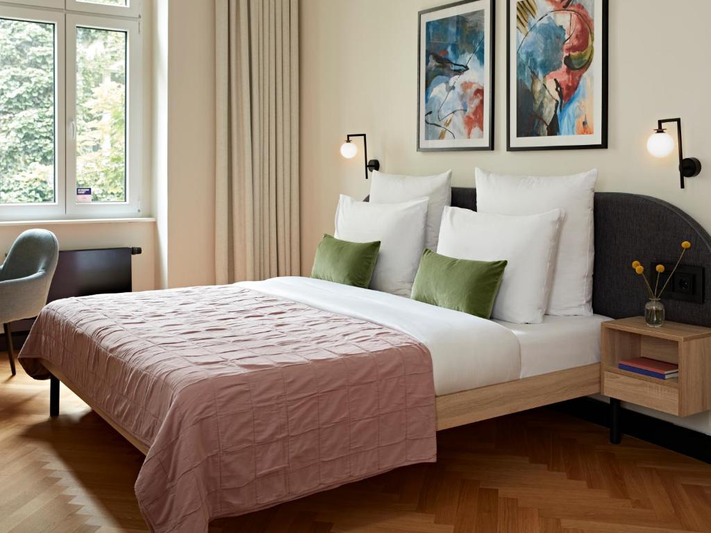 Numa Berlin Novela - Resim 1