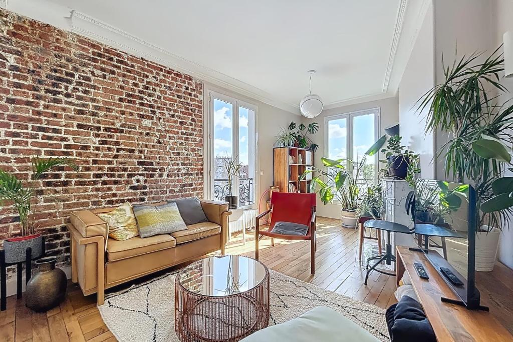 Bright apartment in Mouzaïa Paris 19th arrondissement, París (precios ...