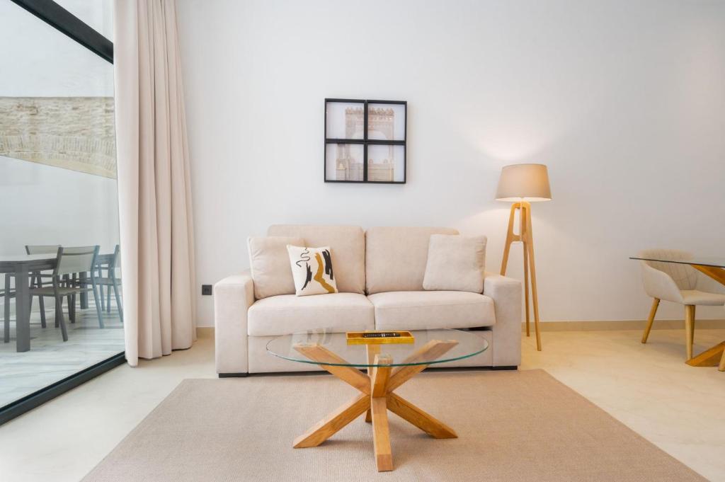 New Design Apartment - Private patio - Gallos 2
