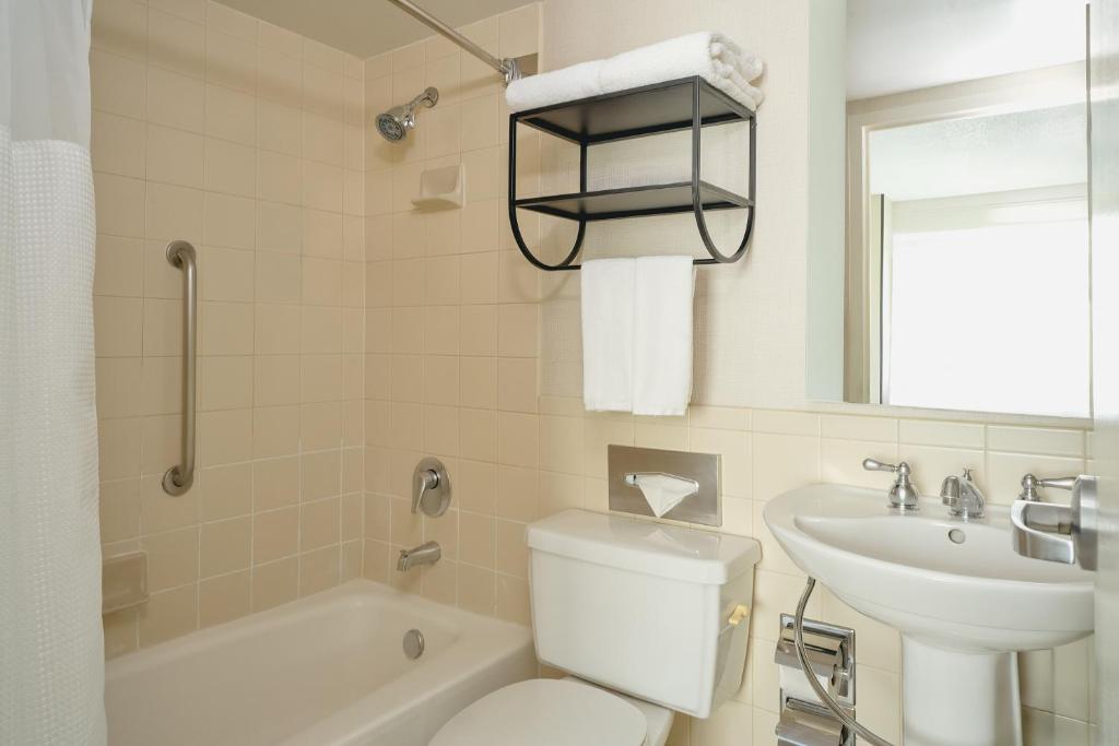 Hotel Rendale Washington DC photo