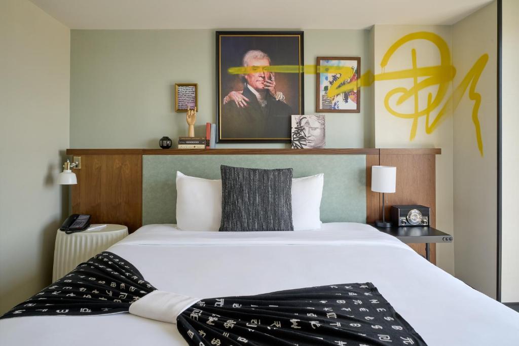 Hotel Rendale Washington DC - Deluxe Kamer Met Kingsize Bed