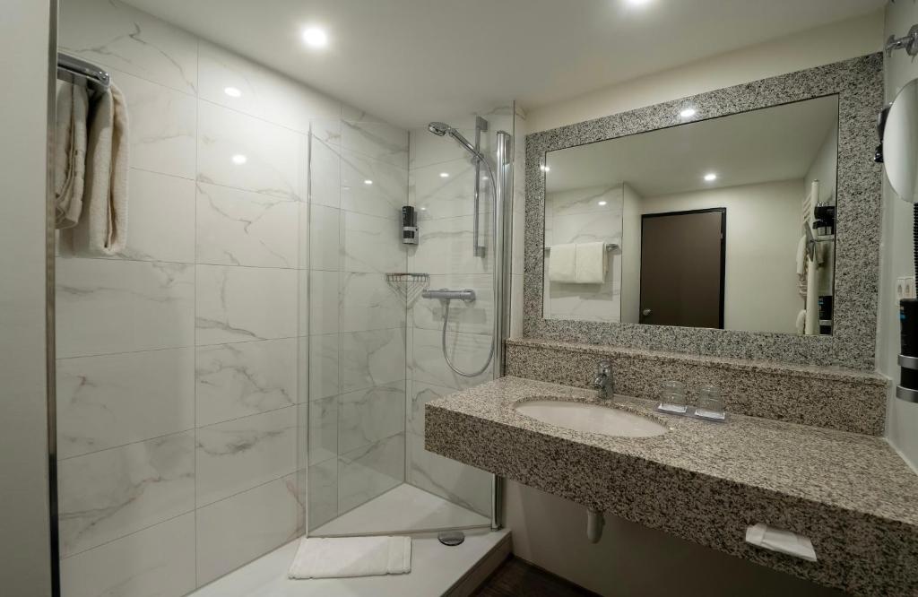 Leonardo Hotel Hannover - Resim 36