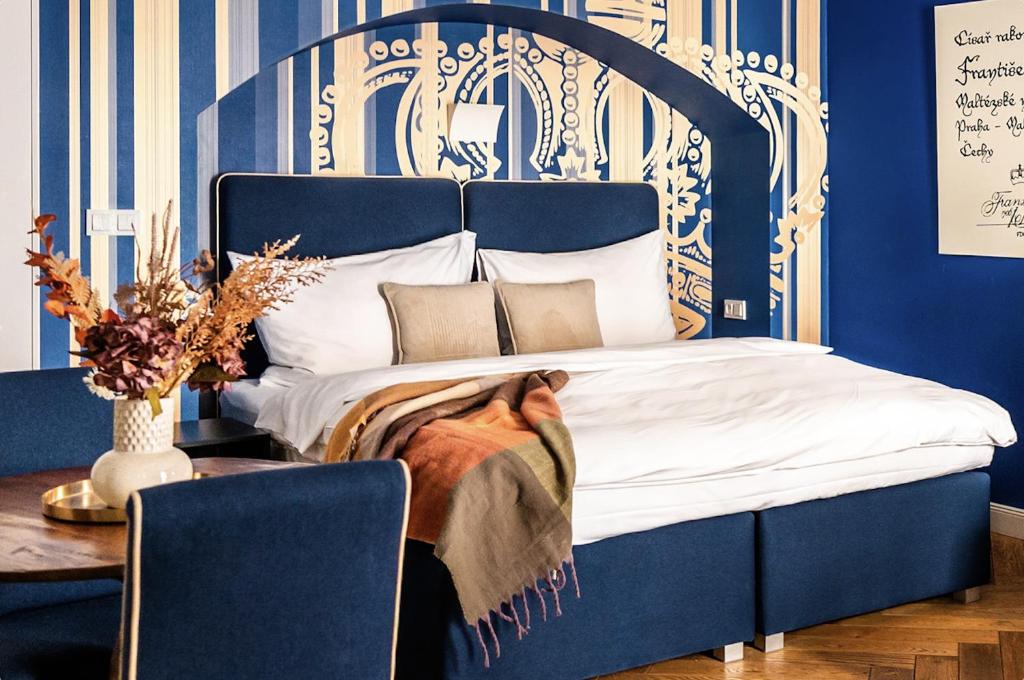 Old Royal Post Boutique Hotel & Premium Suites - 1