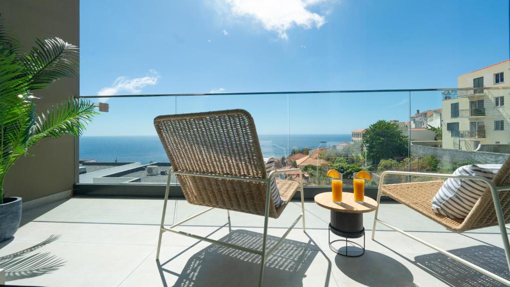 Villa Nero - Pool & Ocean View by LovelyStay