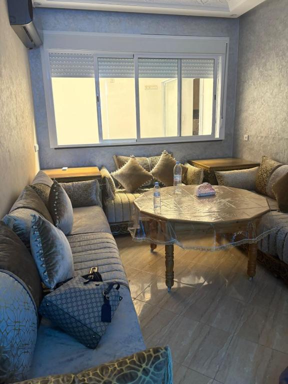 Ruang duduk di Tangier Cozy Stay