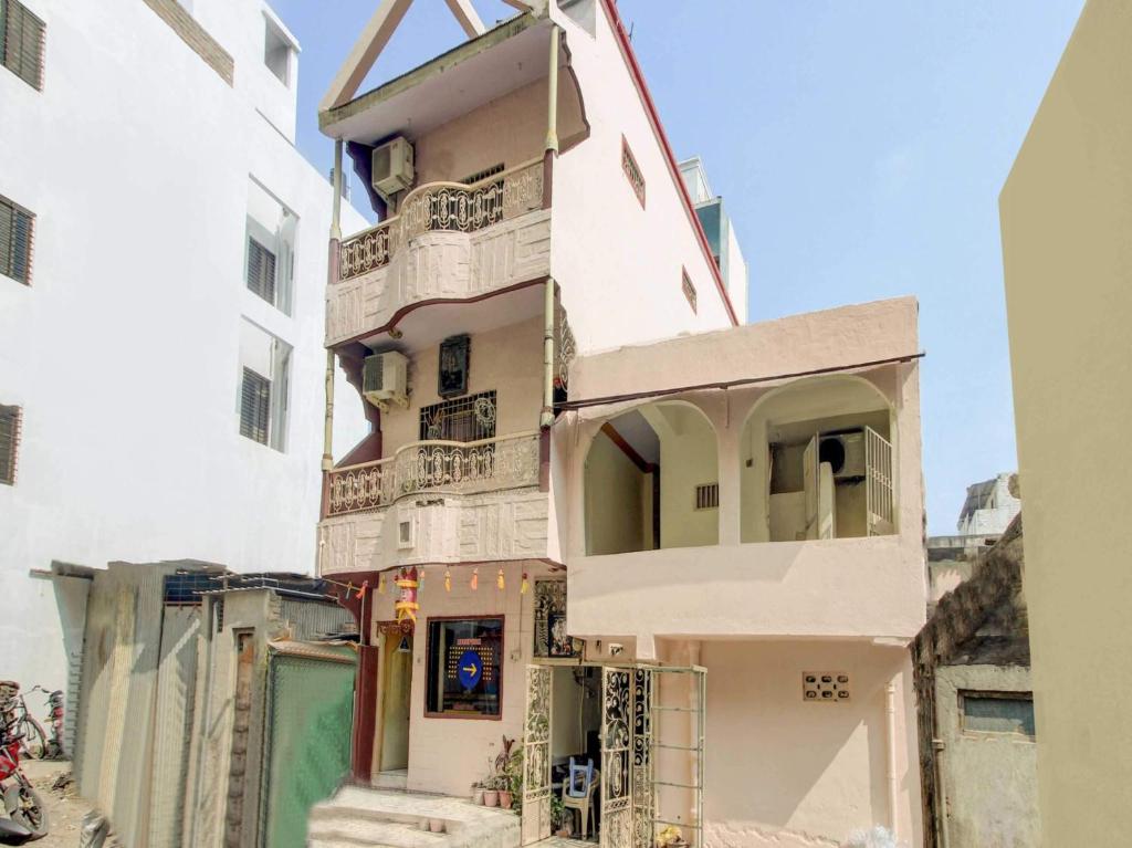 Φωτογραφία από το άλμπουμ του SPOT ON 63695 Hotel Sai Muskaan σε Shirdi