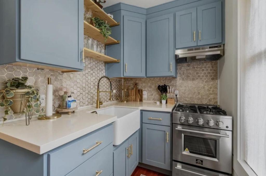 ユーリカにあるCharming Victorian Apartmentのギャラリーの写真