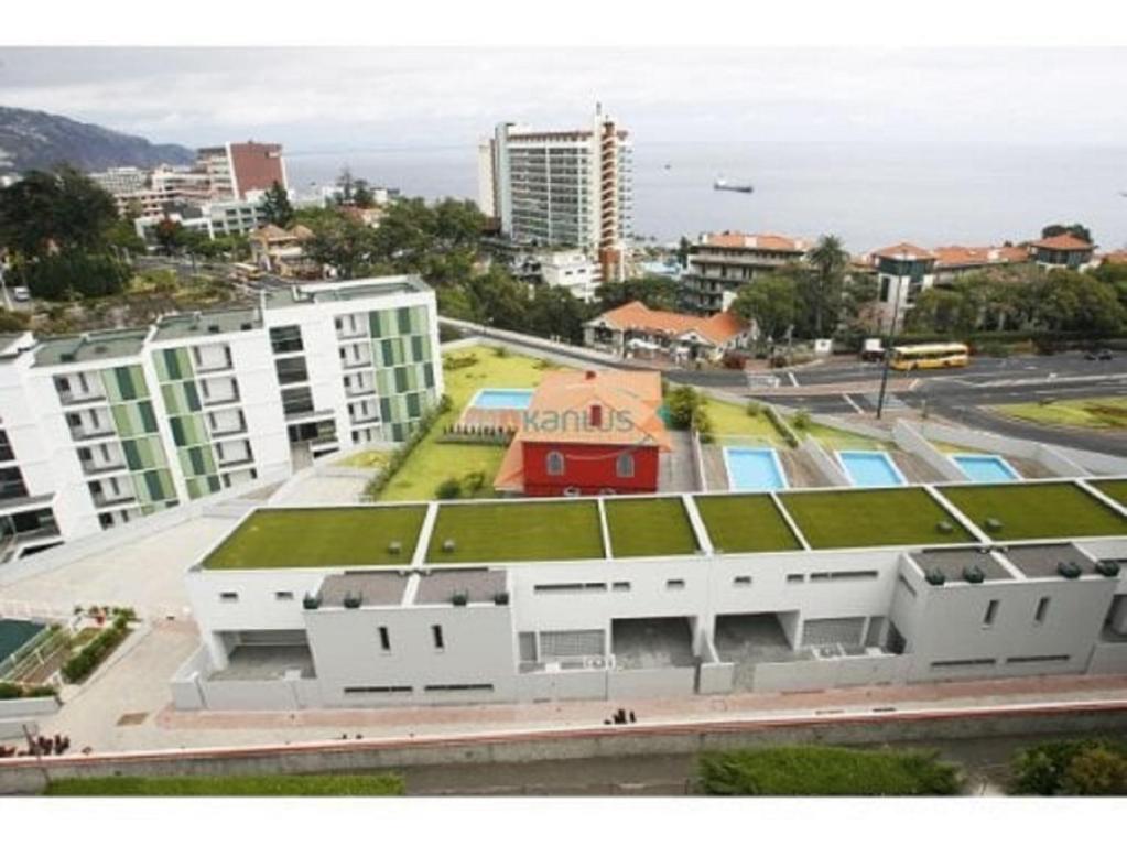 Quinta da Nogueira - Two-Bedroom Apartment