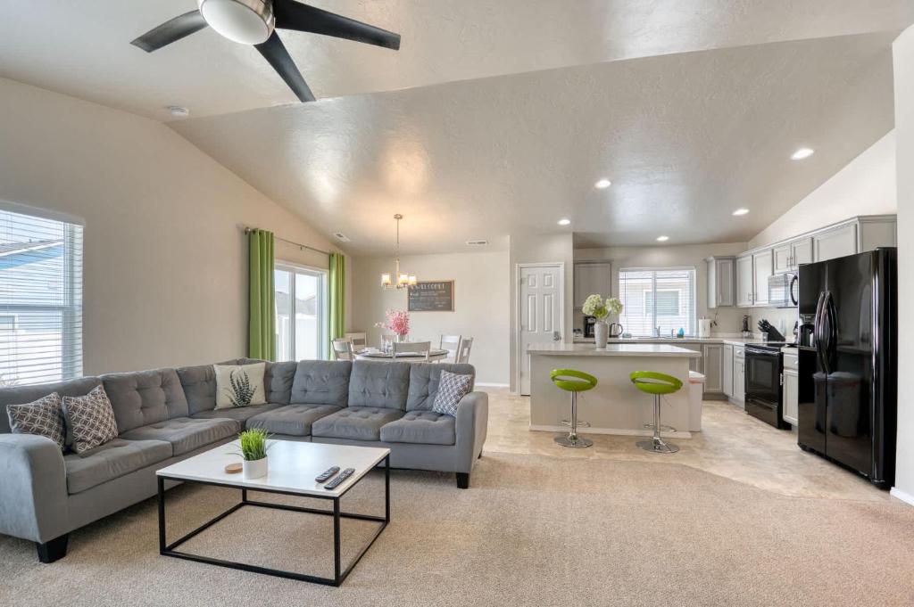 Posezení v ubytování Family Friendly Playroom Garage