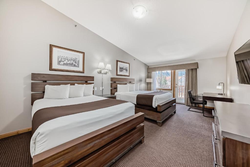 
Standard Queen Room with Two Queen Beds
