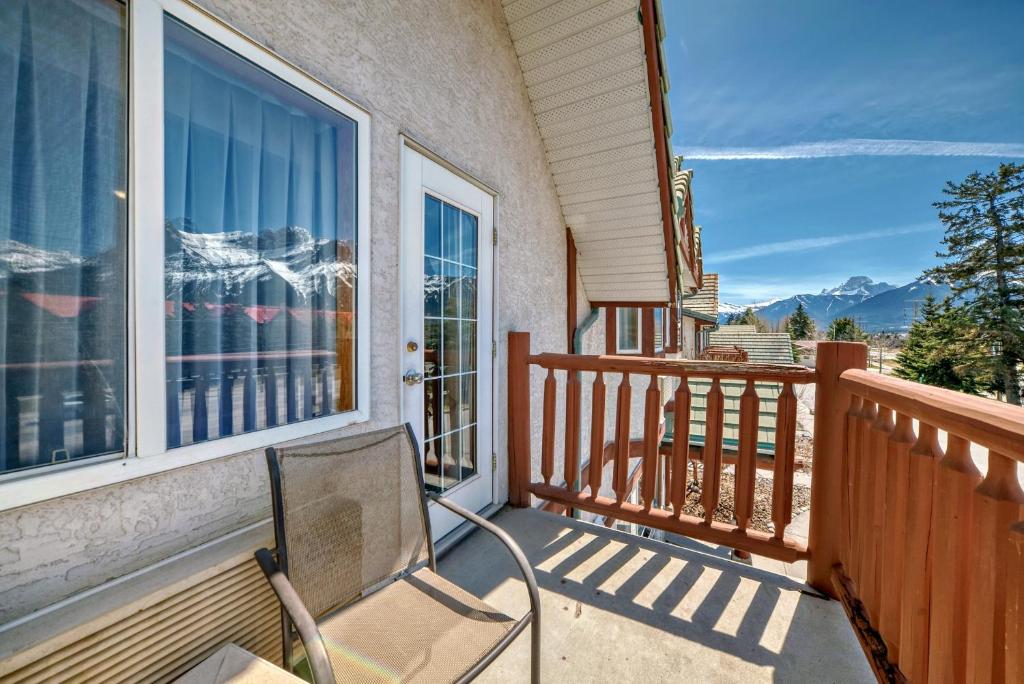 Canmore Rocky Mountain Inn - Resim 18