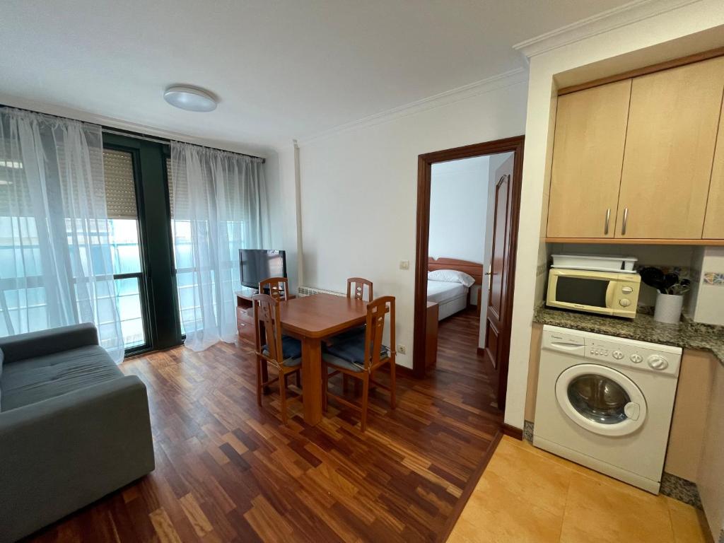 Dapur atau dapur kecil di Vigo Travesia 151-6 ツ Rias Baixas Rentals