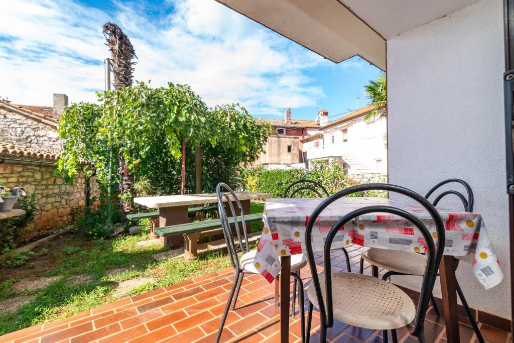 Apartments with parking space Dolinci, Umag - 7111