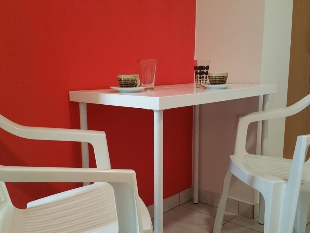 Apartments Mateo - Studio Apartment - Red