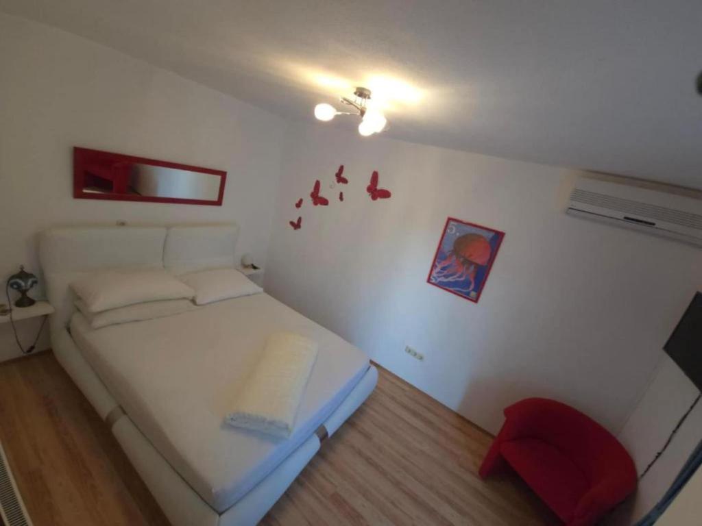 Peaceful Apartments With Style - One Bedroom Apartment