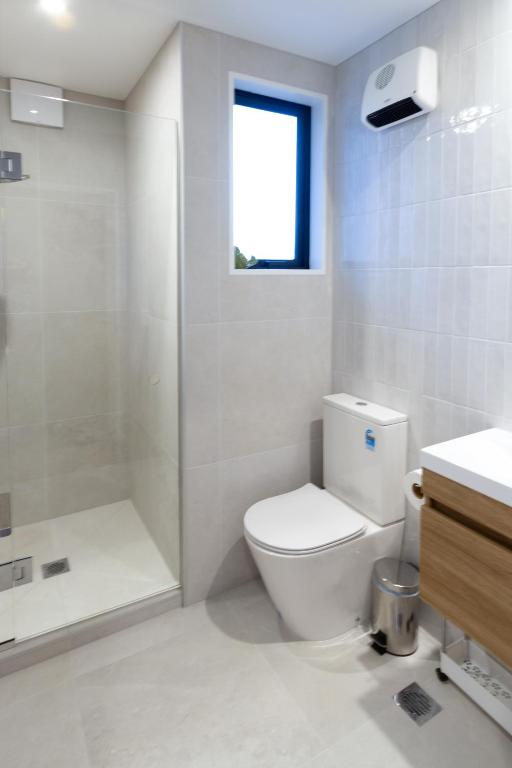 The Nest - Modern Studio Retreat with Parking - Resim 14