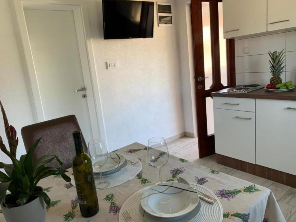 One Bedroom Apartment with Balcony 1
