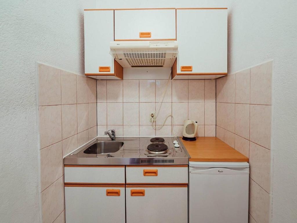 Studio apartment Tina 2