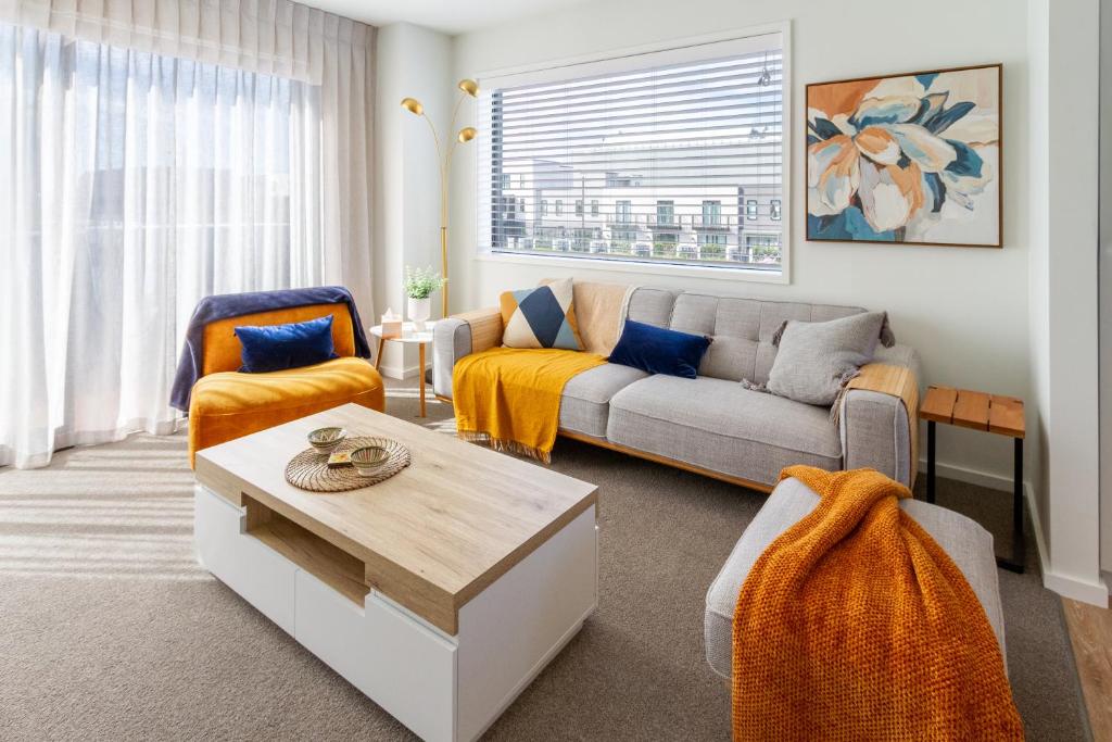 2BR Green Frame Views & Stadium Outlook plus Parking - Resim 1
