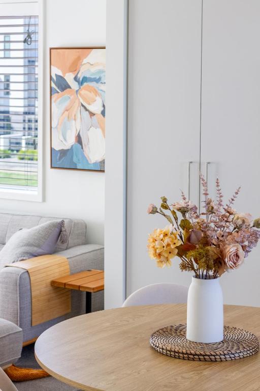 2BR Green Frame Views & Stadium Outlook plus Parking - Resim 18