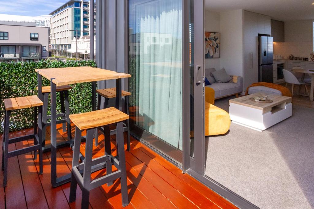 2BR Green Frame Views & Stadium Outlook plus Parking - Resim 22