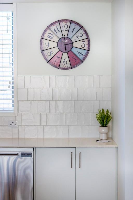 2BR Green Frame Views & Stadium Outlook plus Parking - Resim 25