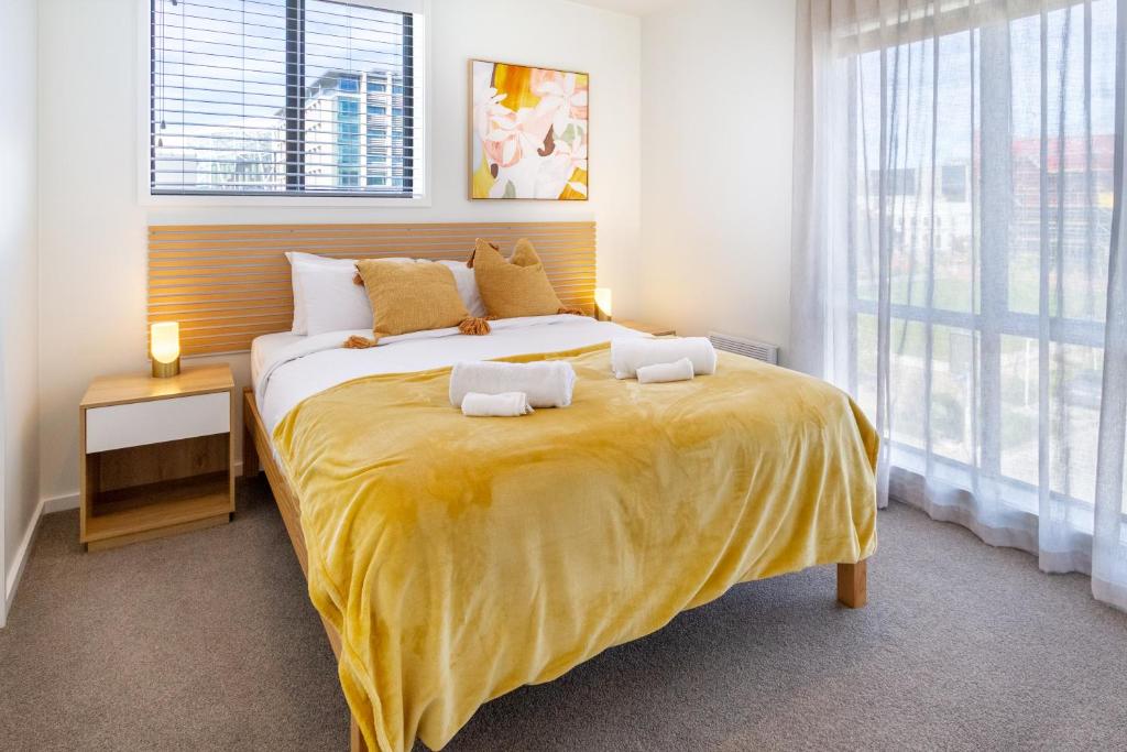 2BR Green Frame Views & Stadium Outlook plus Parking - Resim 7