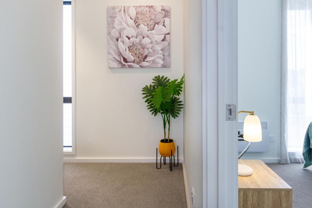 2BR Green Frame Views & Stadium Outlook plus Parking - Resim 37