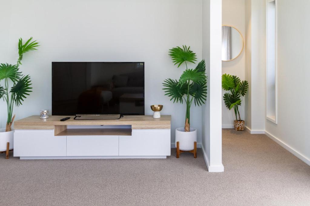 2BR Green Frame Views & Stadium Outlook plus Parking - Resim 40