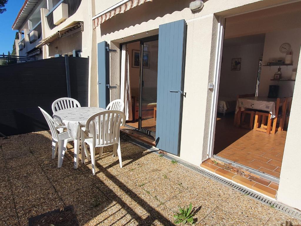 Studio avec coin-nuit, piscine et parking à Sainte-Maxime