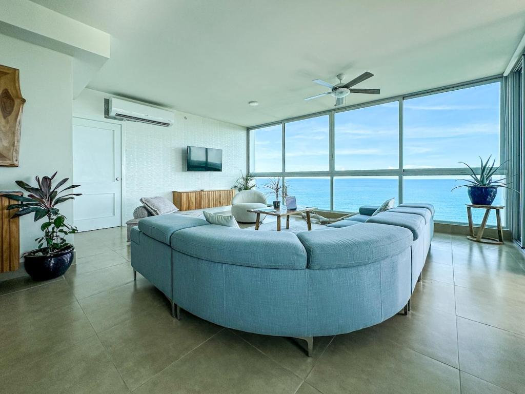 Curated visual reference: Picture Idea: Ocean View 3 Bedroom Apartment With Ac 5 Pools Restaurant