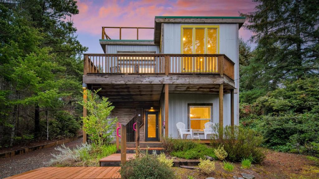 Zahrada ubytování Buttercup Bay Hideaway by AvantStay Cozy Escape w Fire Pit Walk to Beach