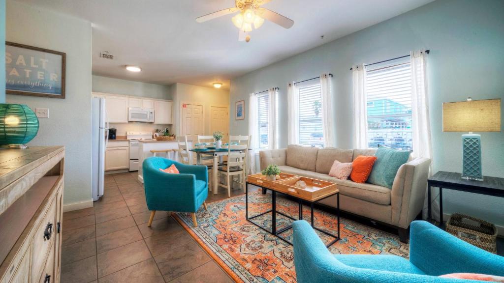 Nhà bếp/bếp nhỏ tại The Costa Bahia Condos by AvantStay Pristine Comfort Near Port Aransas Beach