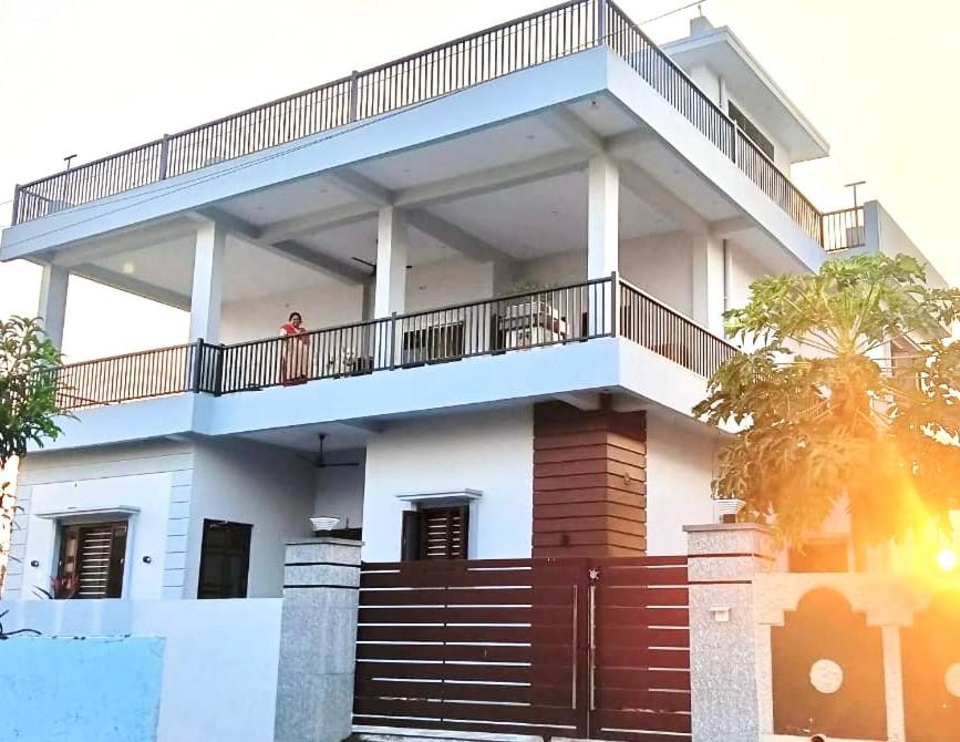 Un balcón o terraza en Saranam