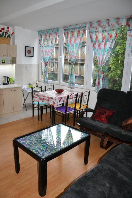 Kuchyň nebo kuchyňský kout v ubytování Skopje Hostel