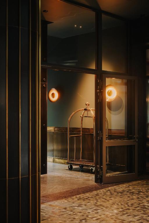 The Cyrus Hotel - Resim 11