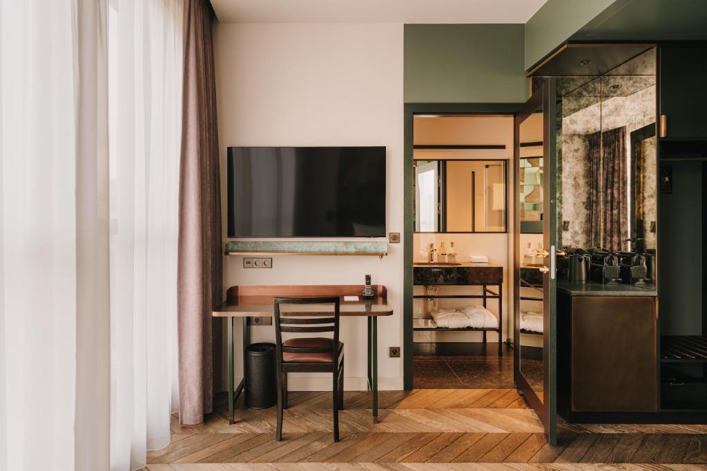 The Cyrus Hotel - Resim 34